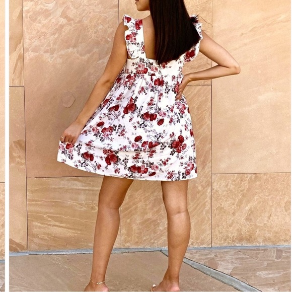 ANNA-KACI CALIFORNIA WHITE FLORAL EMPIRE WAIST SLEEVELESS DRESS - Picture 4 of 9